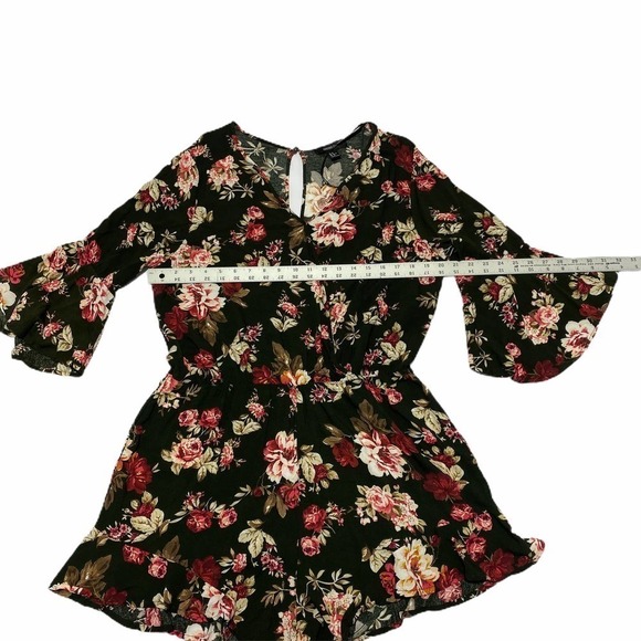 FLORAL Women's V-Neck Long Sleeve Romper - Picture 3 of 10